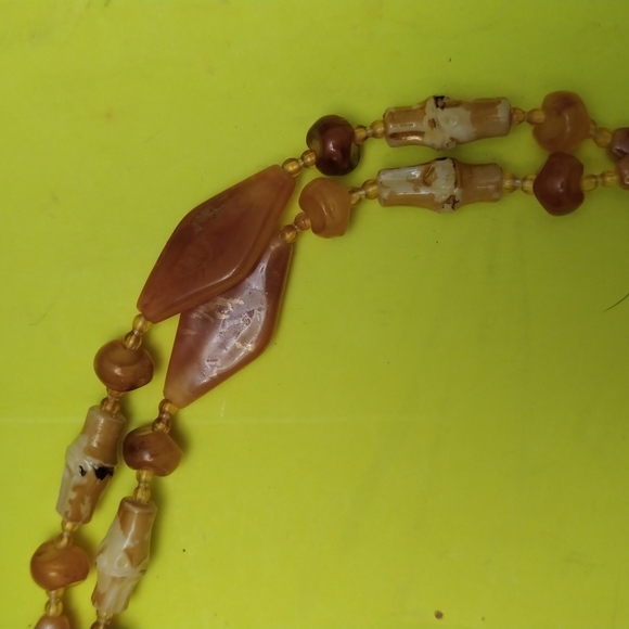 54 INCHES REAL AMBER DECORATIVE NECKLACE WITH SAFETY CLASP - Picture 2 of 3